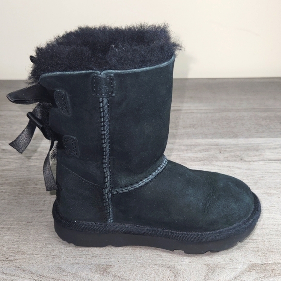 UGG TODDLER BAILEY II BOW SIZE 8 BLACK COLOR - Picture 11 of 12
